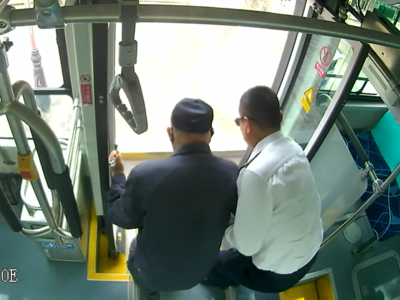 青岛频现爱的“双向奔赴”，暖心场景传递城市文明