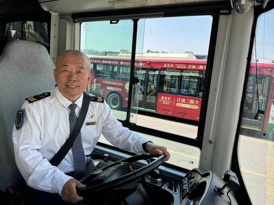 全国最老高考专线车再度出征，青岛考生可电话预约专座→