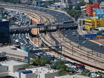 特拉维夫等以中部地区遭火箭弹袭击，哈马斯宣称负责
