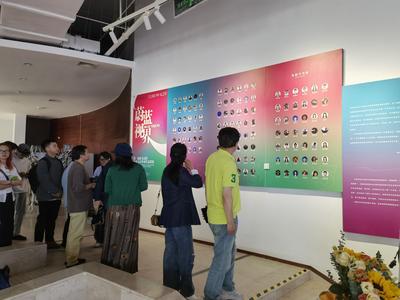 从蔚蓝到深蓝！青岛首届驻青高校美术毕业作品联展在青岛市雕塑馆开幕