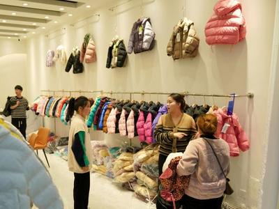消协提醒：7岁以下儿童服装头颈部不应有任何绳带