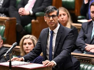 英国首相苏纳克就血液污染丑闻公开致歉，承诺将不惜代价赔偿受害者