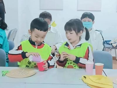 美德信用 | 金门路街道三明路社区：“我送妈妈一朵花”以花之名 献爱母亲