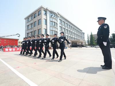 倍儿精神！青岛即墨公安分局队列会操“比武练兵”