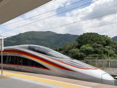 6月15日起，武汉至广州间复兴号动车组可常态化按时速350公里运行