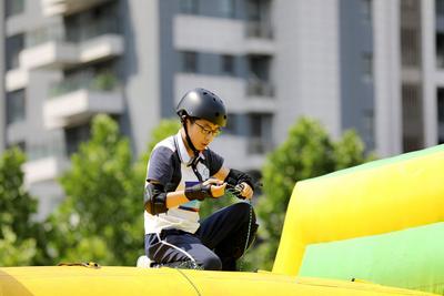 推进安全教育升级！青岛中小学生存教育技能大赛开赛