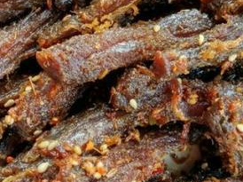 鸡鸭肉“贴牌”成了“手撕风干牛肉”，制售假牛肉案犯罪团伙被公诉
