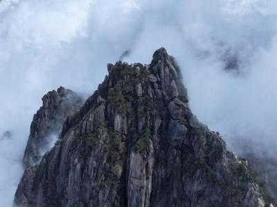 黄山三大主峰之一天都峰“轮休”5年半后开放