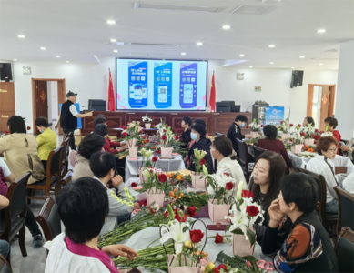 崂山区：“一个门户、一部手机”让服务“零距离”