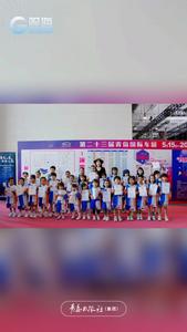 手触轮毂！青岛国际车展迎来超可爱模特T台秀！