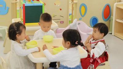 国家卫健委：加快推进托育综合服务中心建设