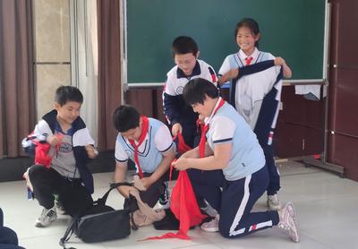 陵县路小学举办水上安全和防溺水技能培训