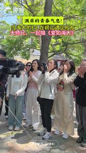 当E人大学生遇到校友会发生什么？