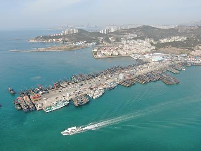青岛西海岸新区：1183艘应休渔船已返港休渔
