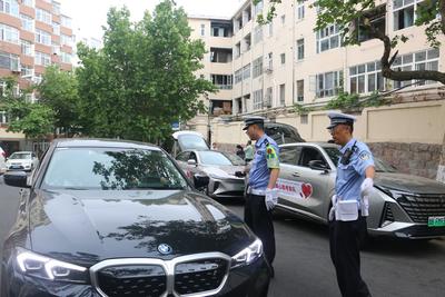设置520余处岗位！青岛交警3200余人次警力保障高考首日交通平稳