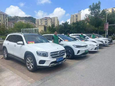 22个社区的退役军人“爱心送考”，中韩街道“兵心行”志愿服务队在行动