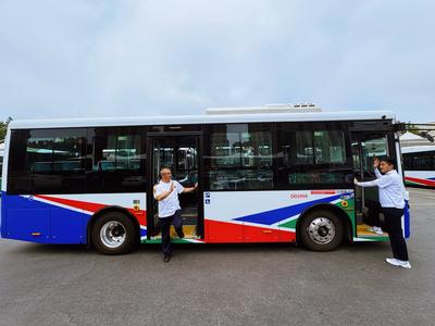 子承父业，青岛这对父子接力服务市民美好出行