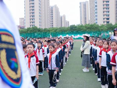 【视频】李沧：“安全巴士”开进大课间，警民携手呵护“花骨朵儿”