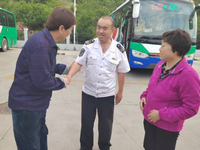 他人有难时上前“搭把手”，青岛这些“热心肠”让城市文明升温