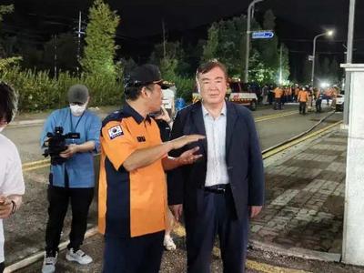 外交部：中国政府对于火灾造成中方人员重大伤亡高度重视