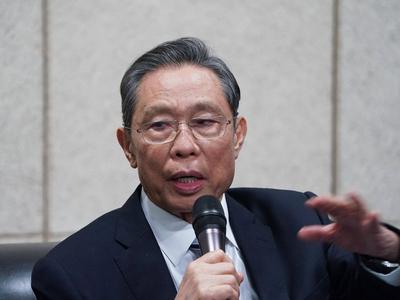 钟南山回应腿脚不便传闻：患有痛风，希望健康工作70年