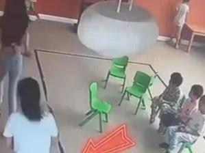 痛心！7岁女童吃面包噎住，求助老师未果不幸身亡……