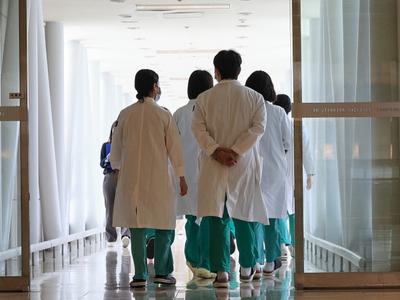 韩国首尔大学医学院超500名教授开始无期限停诊