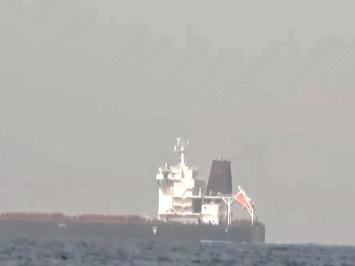 也门胡塞武装公布在红海击沉货轮视频