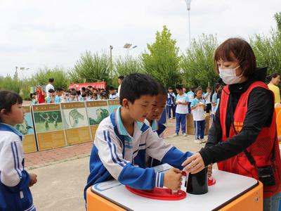 科技润童心，创新引未来!“科技节进校园”活动走进莱西