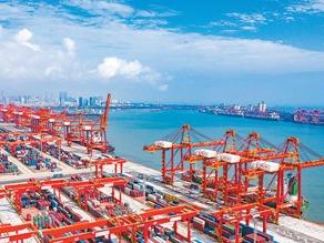 走进全球首个顺岸开放式全自动化集装箱码头山东港口集团日照港