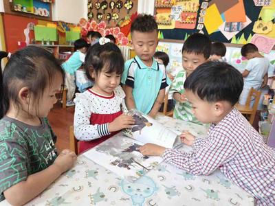 青岛市图书馆组织《中华优秀传统文化少儿绘本大系》阅读推广进校园活动