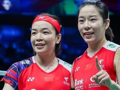 中国组合陈清晨/贾一凡成功卫冕新加坡羽毛球公开赛女双冠军