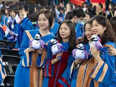 “毕业旅行”提上日程！“00后”出境游订单同比大增153%