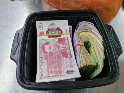 出境自热小火锅中查获4.6万欧元、2万多英镑！海关提醒