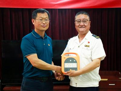 青岛公交场站有了“救命神器”，首台AED在这里“落户”