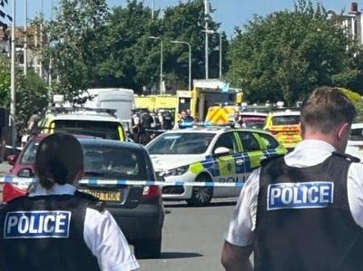 英国发生持刀袭击事件，2名儿童死亡9人受伤