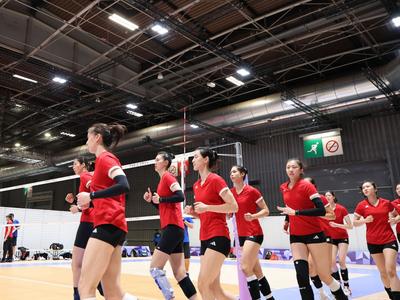 中国女排今晚巴黎奥运会首秀，对阵美国队