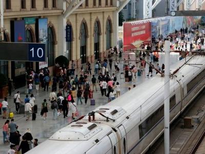 暑运首日全国铁路发送旅客超1300万人次
