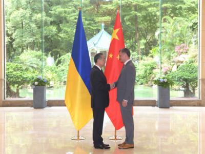 王毅同乌克兰外长库列巴会谈