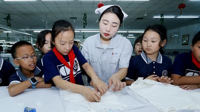不一样的暑假！岛城小学生“工业研学”进企业
