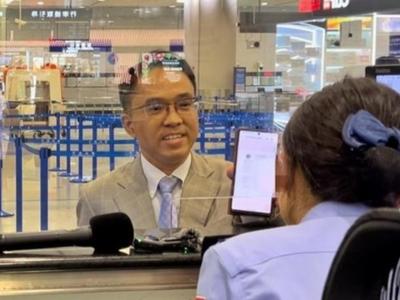 中国首张电子口岸签证在沪签发，今起上海可办理外国人电子口岸签证