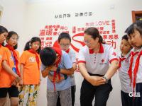 心肺复苏、防溺水……社区联手志愿者给孩子们送来暑假安全大礼包
