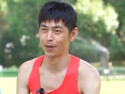 腿绑沙袋送货！“跑得最快的快递小哥”“跑进”巴黎奥运会