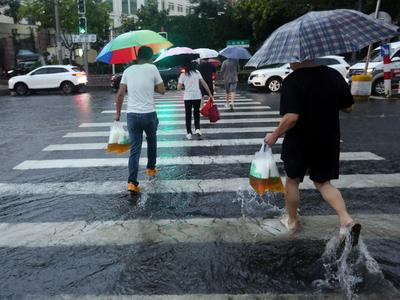 山东继续发布暴雨红色预警！今夜到明天上午，青岛局部有暴雨！未来几天……