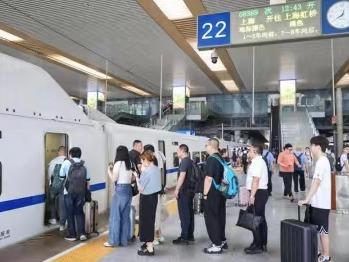 暑运以来全国铁路发送旅客超2亿人次