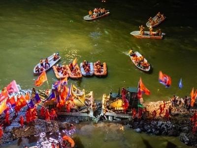 湖南岳阳市华容县洞庭湖一线堤防决口完成合龙
