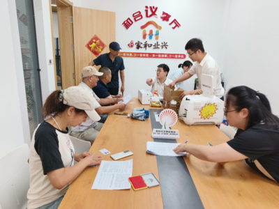 金门路街道银川西路社区开展社保卡换新志愿服务活动