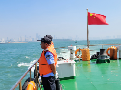 中国海警舰艇编队7月9日在我钓鱼岛领海巡航