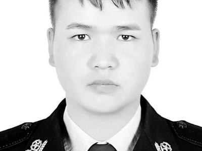 新疆一辅警救出3名落水群众后不幸牺牲，年仅20岁