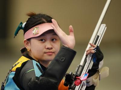 中国选手张琼月夺得射击女子50米步枪三姿铜牌